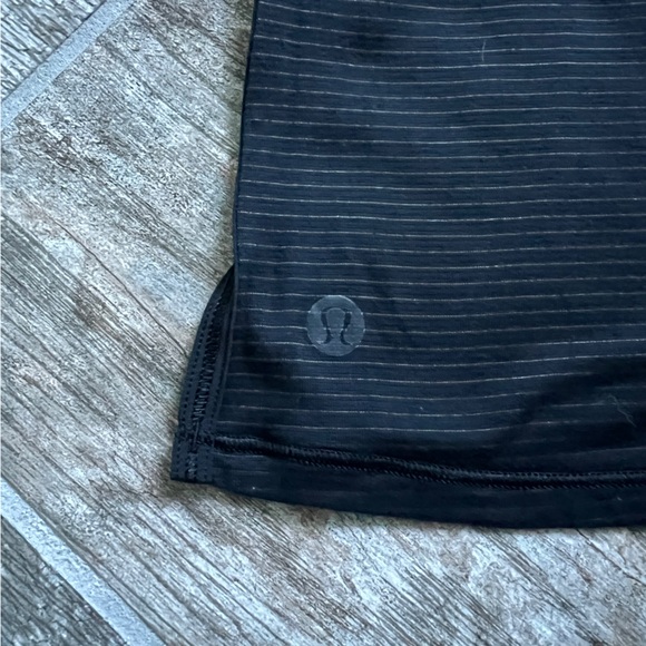 Lululemon Athletica Crew Neck Tee, Black Striped Mesh, Women’s Small - Picture 6 of 7